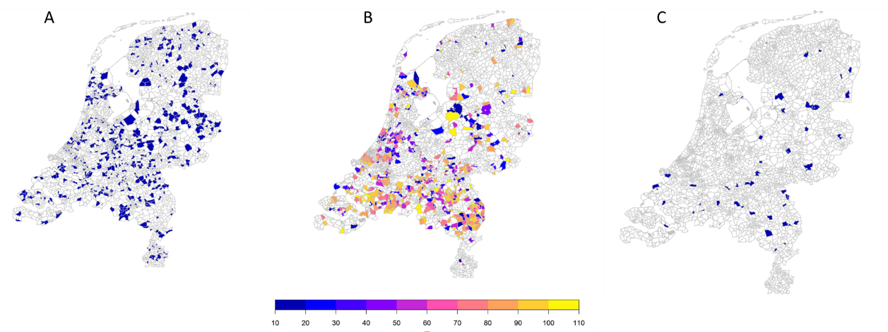 Deze figuur toont drie kaarten van Nederland, ingedeeld in postcodevlakken. Op de kaarten is het percentage RVO-areaal ten opzichte van het fysieke glas areaal aangegeven per postcode vlak. De eerste kaart toont postcodevlakken waar het RVO-areaal minder dan 10 procent van het fysieke glas areaal bedraagt. De tweede kaart toont postcodevlakken met een RVO-areaal van 10 tot 110 procent ten opzichte van het fysieke glas areaal. De derde kaart laat zien waar het RVO-areaal meer dan 110 procent van het fysieke glas areaal bedraagt. De bevindingen worden in de hoofdtekst in meer detail beschreven.